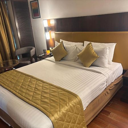 Iris The Business Hotel Bangalore Ngoại thất bức ảnh