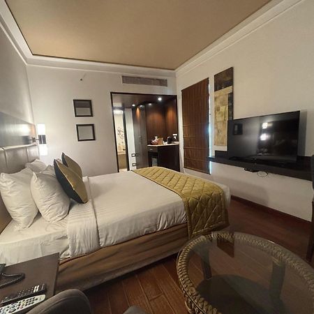 Iris The Business Hotel Bangalore Ngoại thất bức ảnh