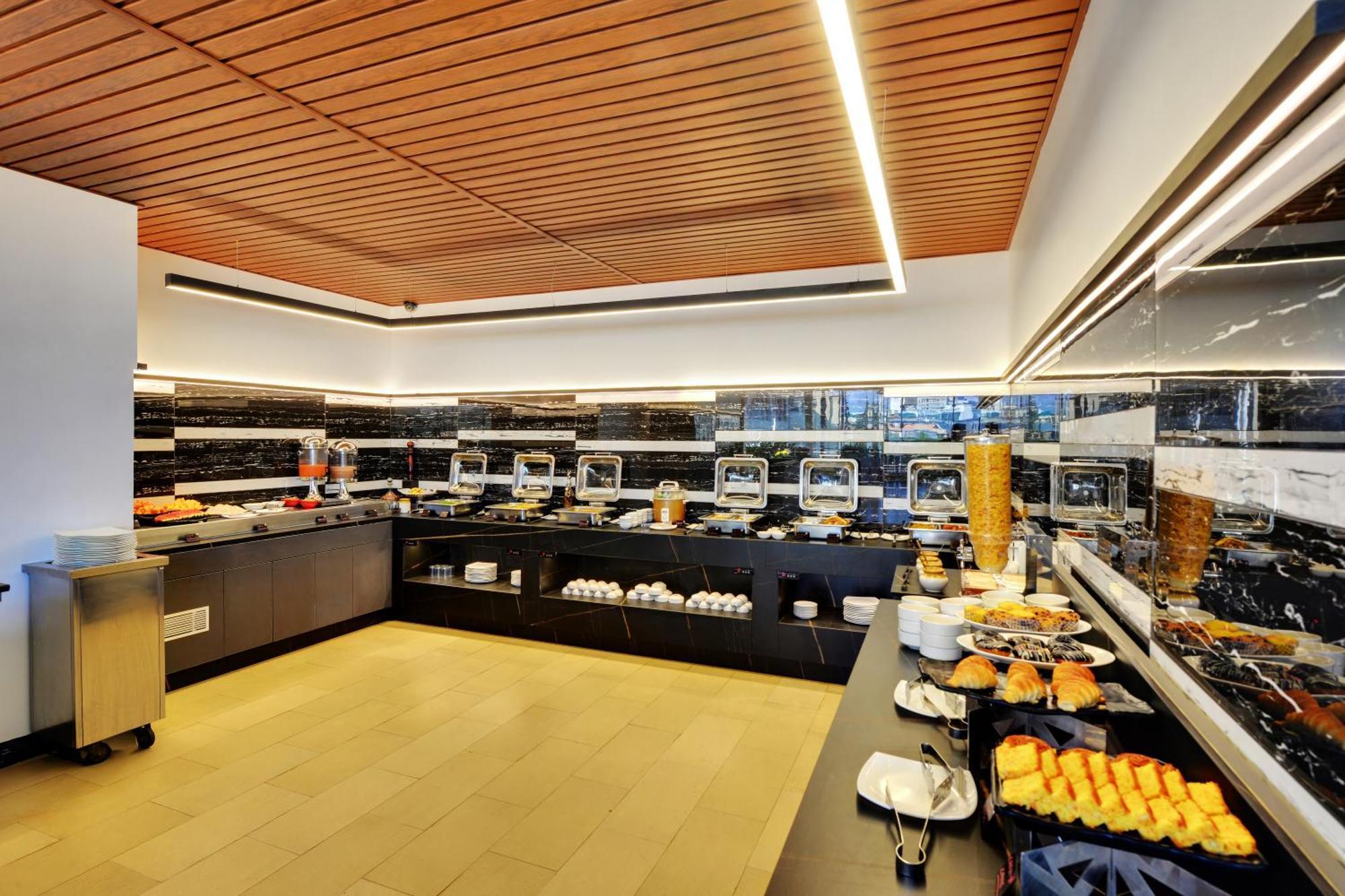 Iris The Business Hotel Bangalore Ngoại thất bức ảnh