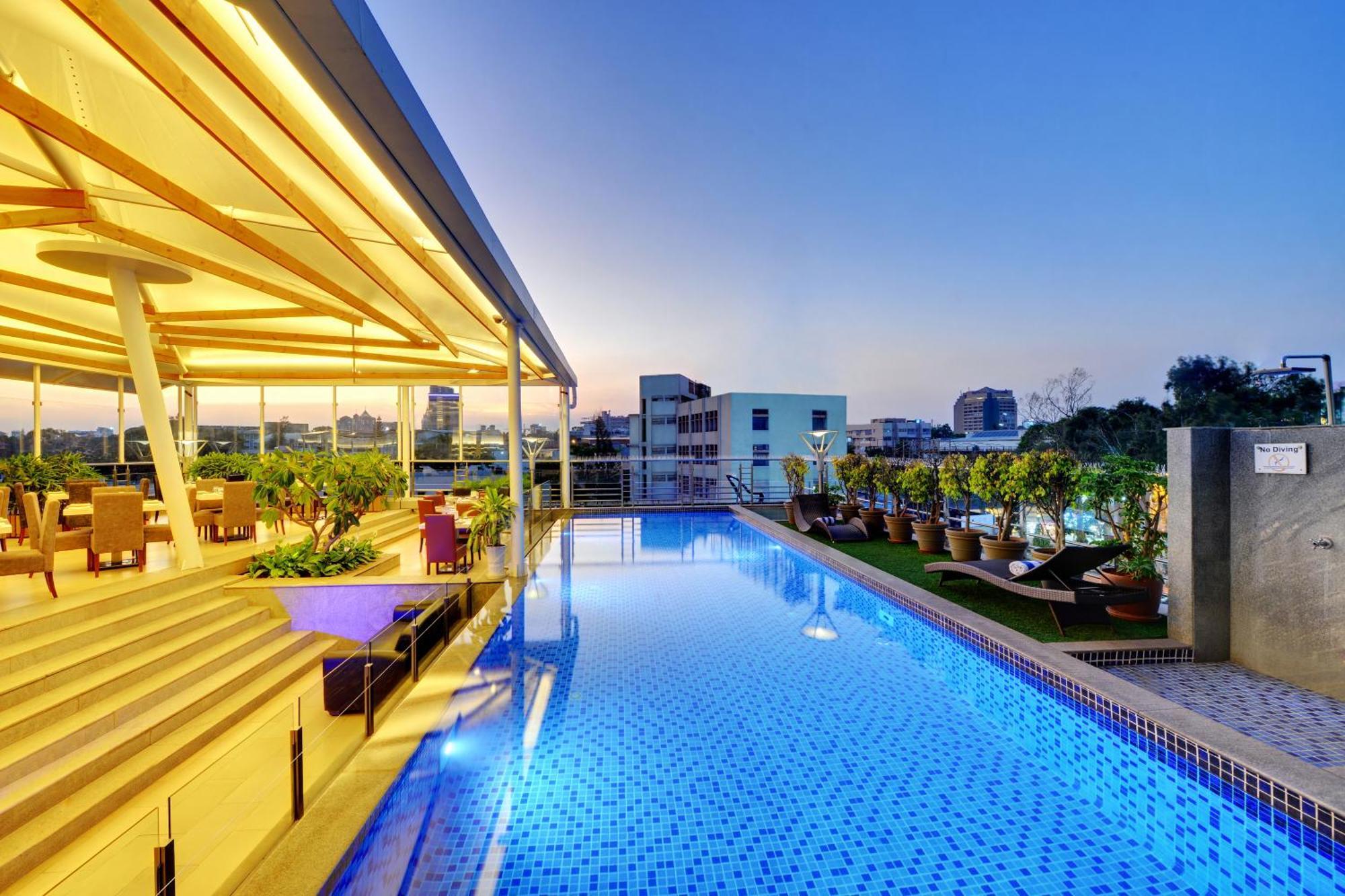 Iris The Business Hotel Bangalore Ngoại thất bức ảnh