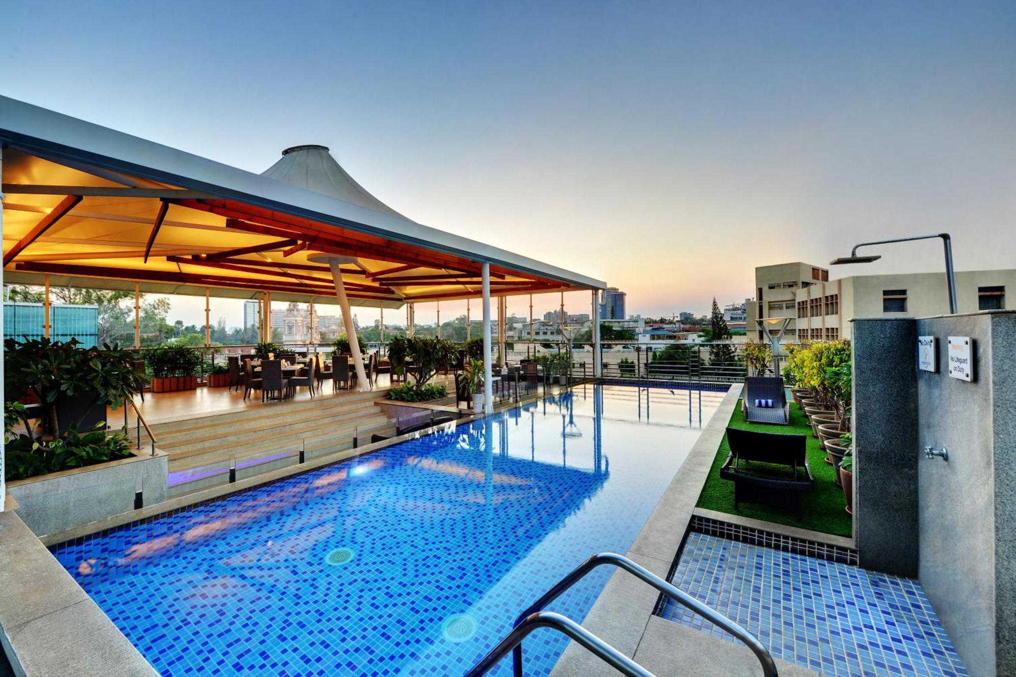 Iris The Business Hotel Bangalore Ngoại thất bức ảnh