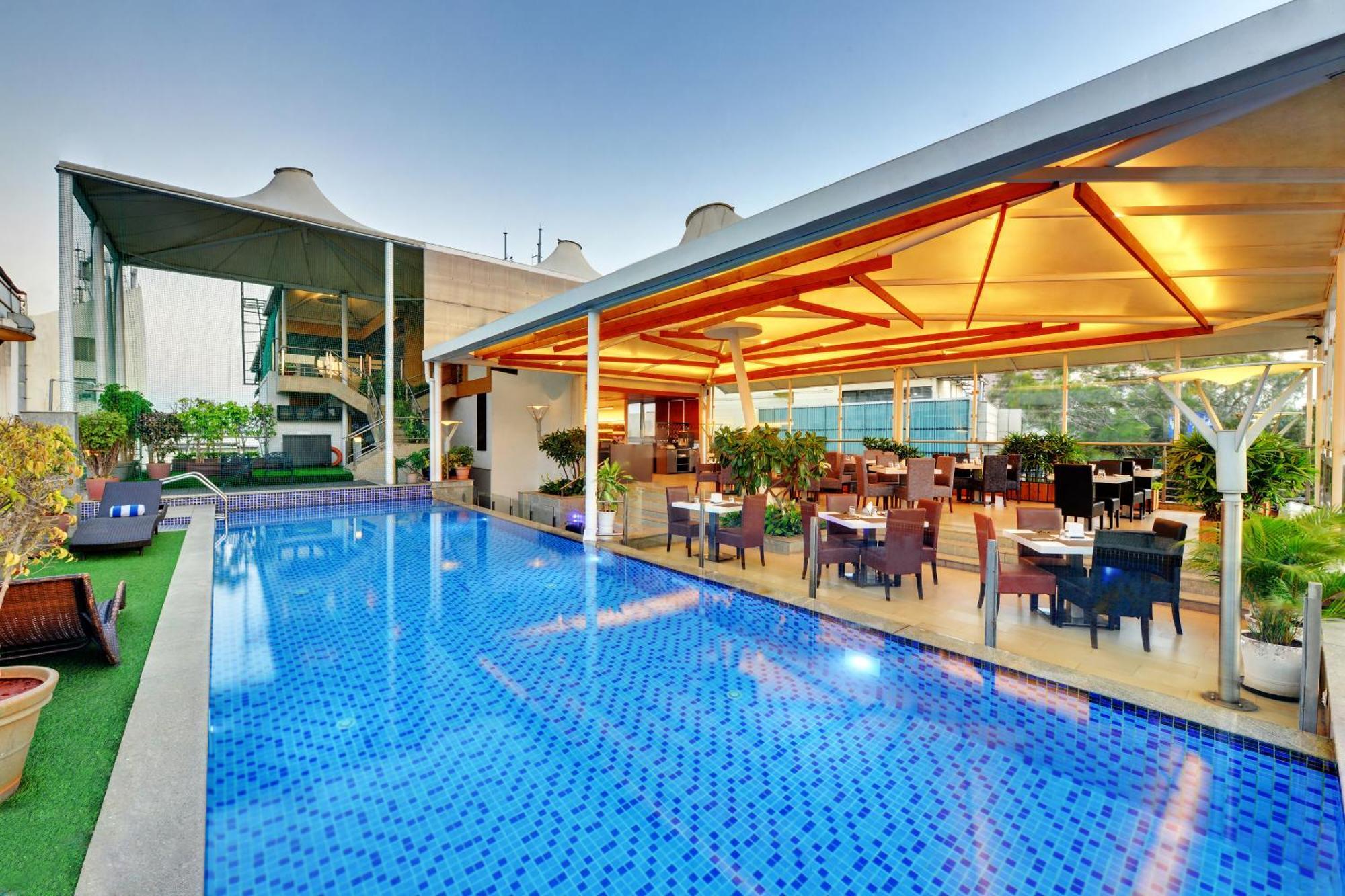 Iris The Business Hotel Bangalore Ngoại thất bức ảnh