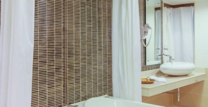 Iris The Business Hotel Bangalore Ngoại thất bức ảnh