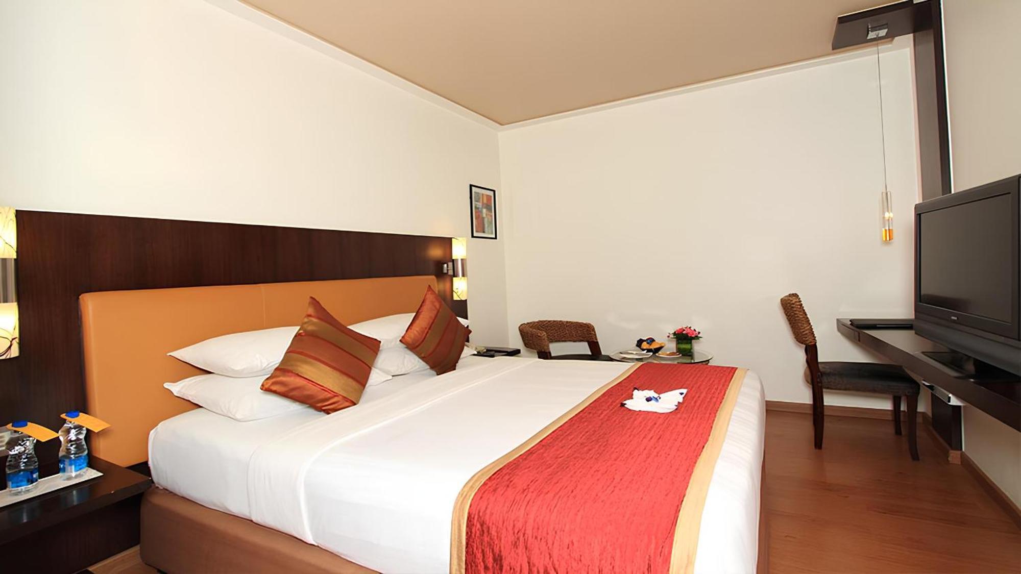 Iris The Business Hotel Bangalore Ngoại thất bức ảnh