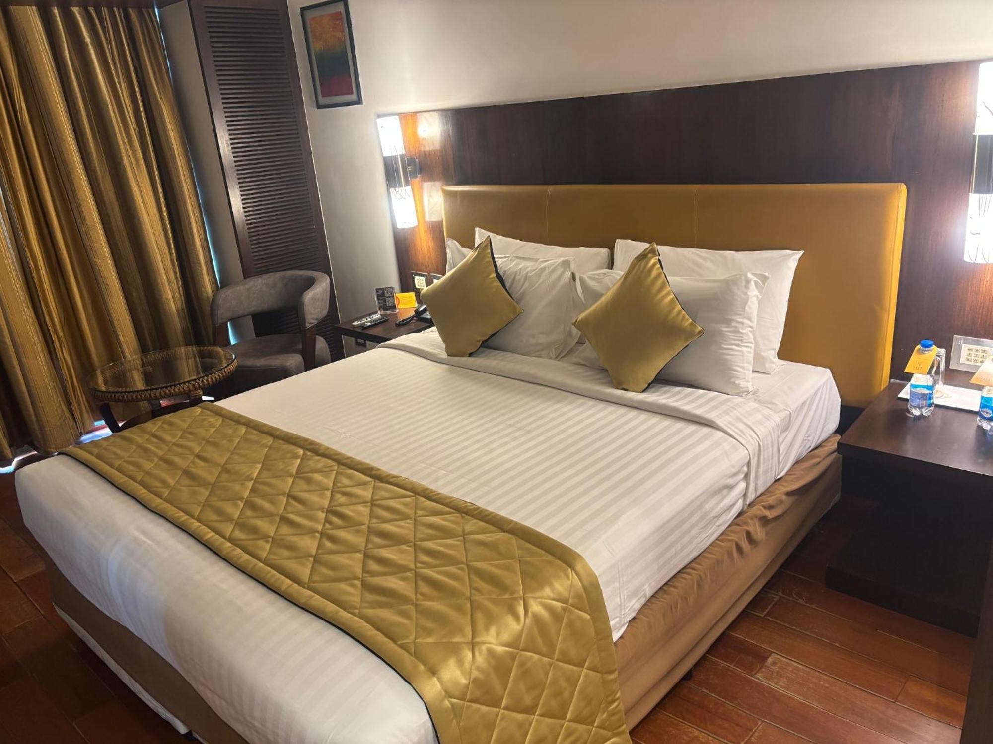 Iris The Business Hotel Bangalore Ngoại thất bức ảnh