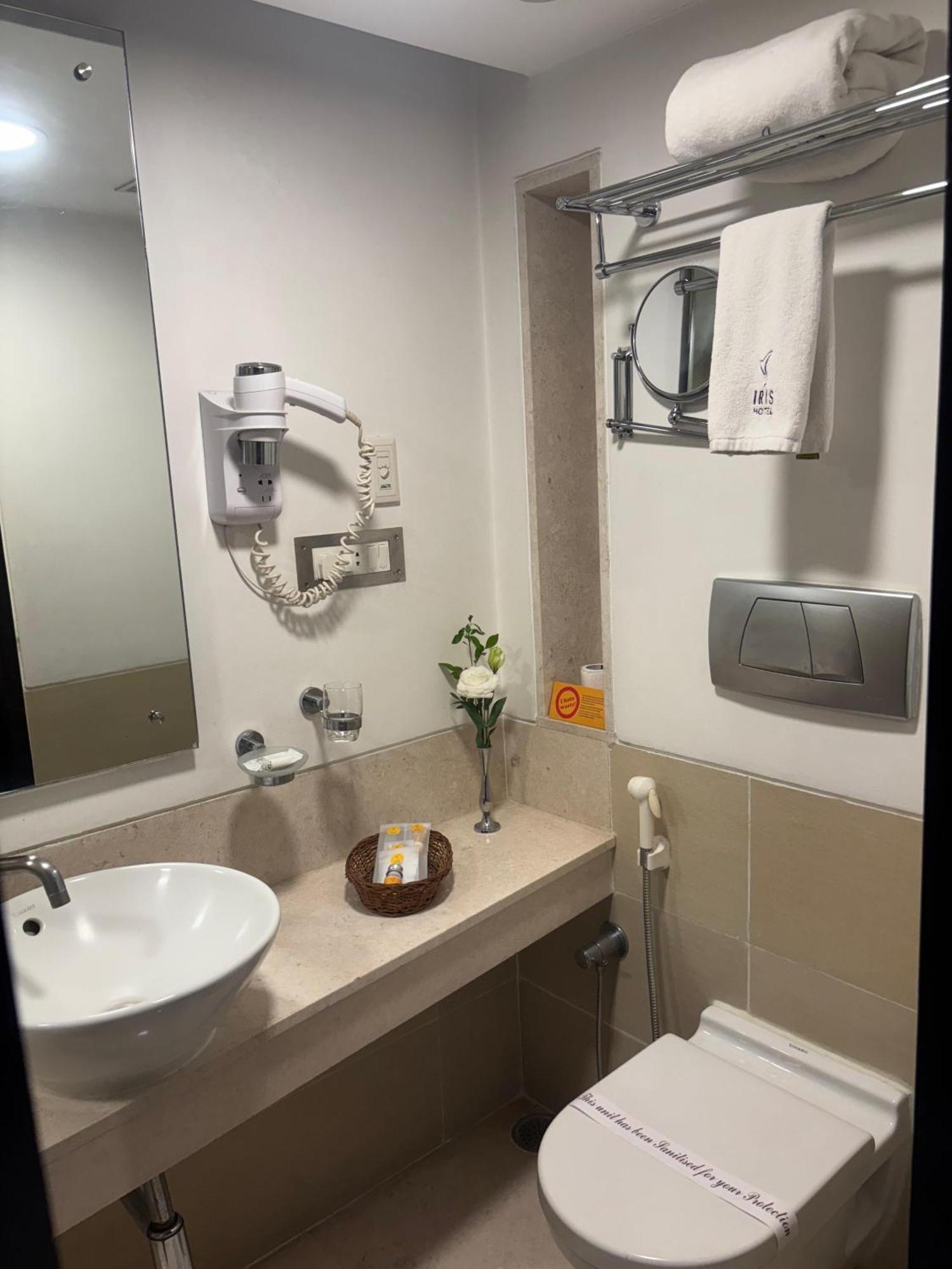 Iris The Business Hotel Bangalore Ngoại thất bức ảnh