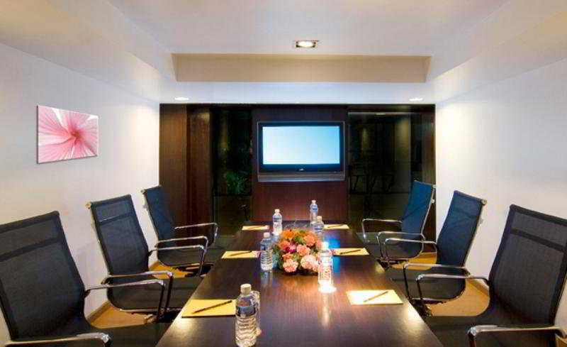 Iris The Business Hotel Bangalore Ngoại thất bức ảnh